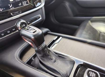 Volvo - V90