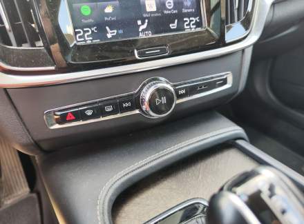Volvo - V90