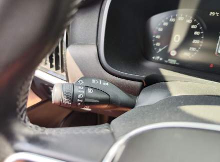 Volvo - V90