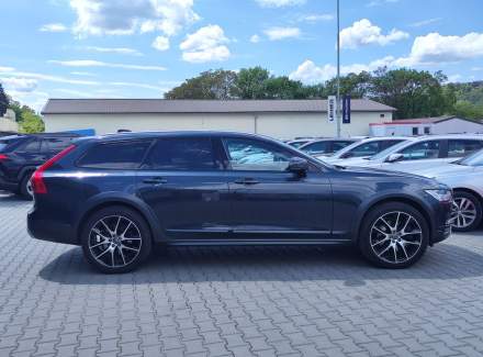 Volvo - V90