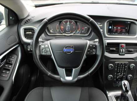 Volvo - V40