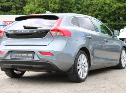 Volvo - V40