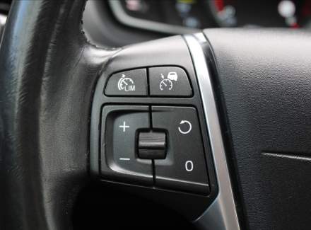 Volvo - V40