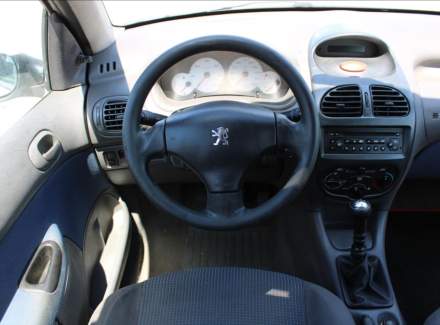 Peugeot - 206
