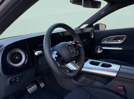 Mercedes-Benz - CLA