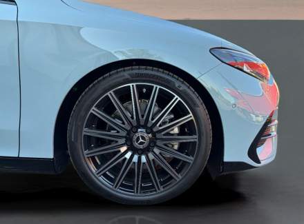 Mercedes-Benz - CLA