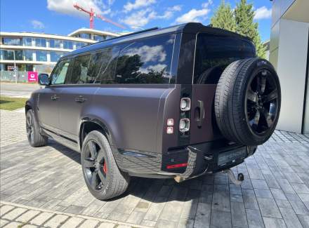 Land Rover - Defender