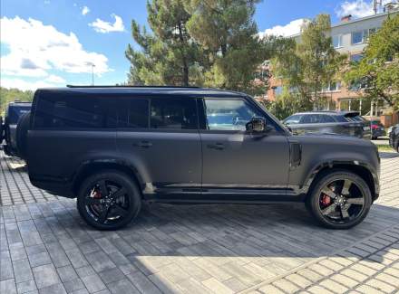 Land Rover - Defender