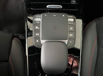 Mercedes-Benz - CLA