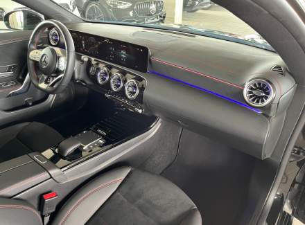 Mercedes-Benz - CLA