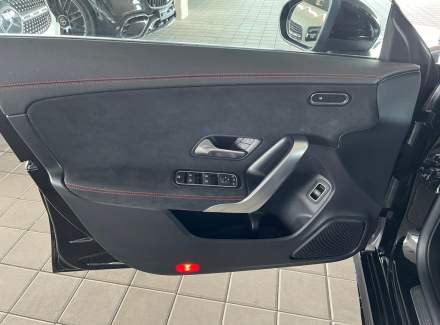Mercedes-Benz - CLA