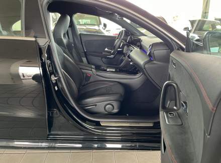 Mercedes-Benz - CLA