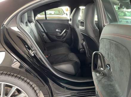 Mercedes-Benz - CLA