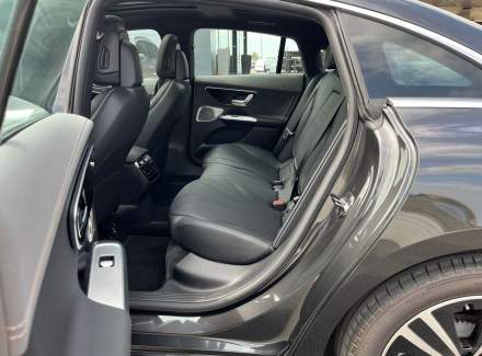 Mercedes-Benz - EQE