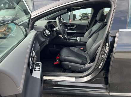 Mercedes-Benz - EQE