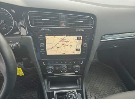 Volkswagen - Golf