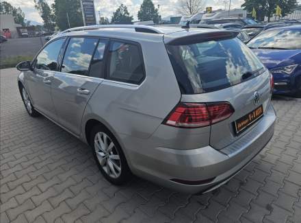 Volkswagen - Golf