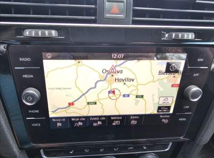 Volkswagen - Golf