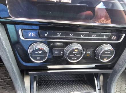 Volkswagen - Golf