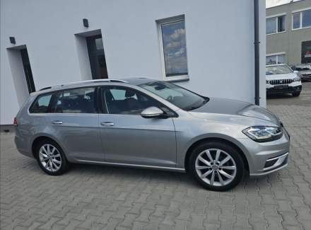 Volkswagen - Golf