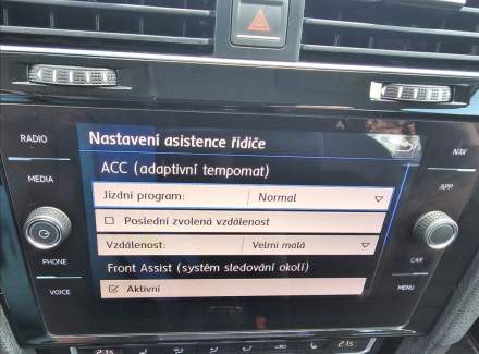 Volkswagen - Golf