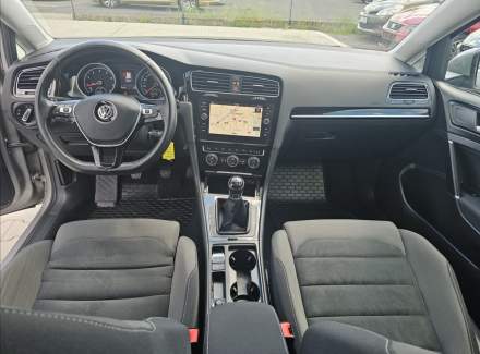 Volkswagen - Golf