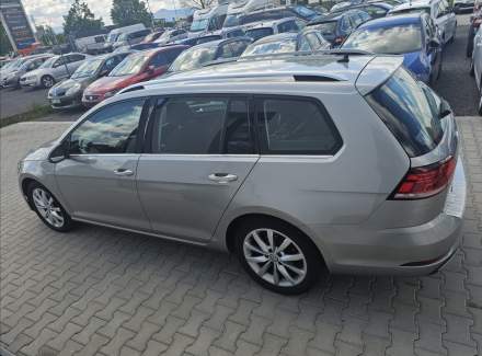 Volkswagen - Golf