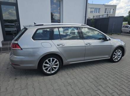 Volkswagen - Golf