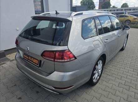 Volkswagen - Golf