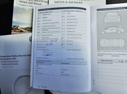 Volkswagen - Golf