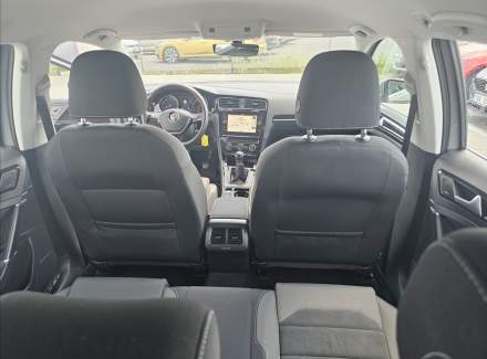 Volkswagen - Golf