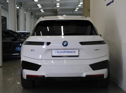 BMW - iX