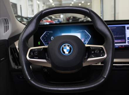 BMW - iX