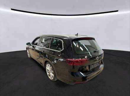 Volkswagen - Passat