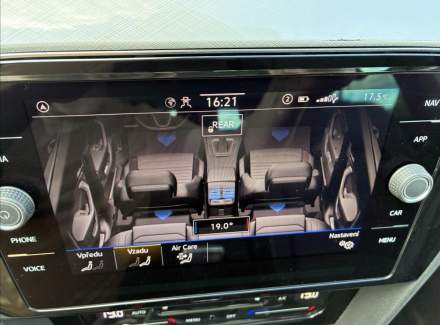 Volkswagen - Passat