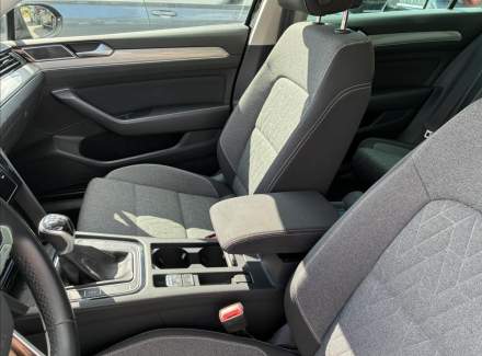 Volkswagen - Passat