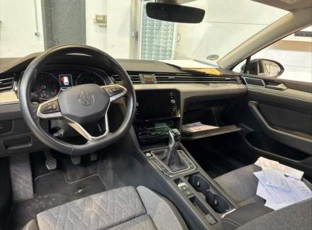 Volkswagen - Passat