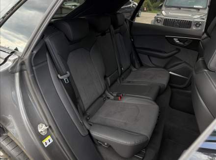 Audi - Q8