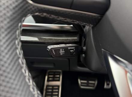Audi - Q8