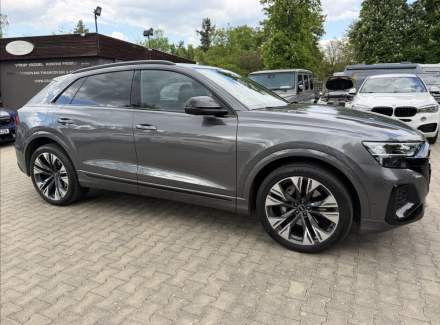 Audi - Q8