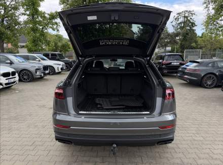 Audi - Q8