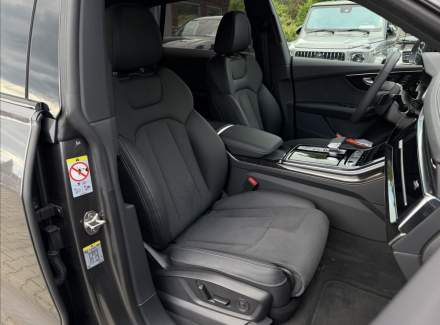 Audi - Q8
