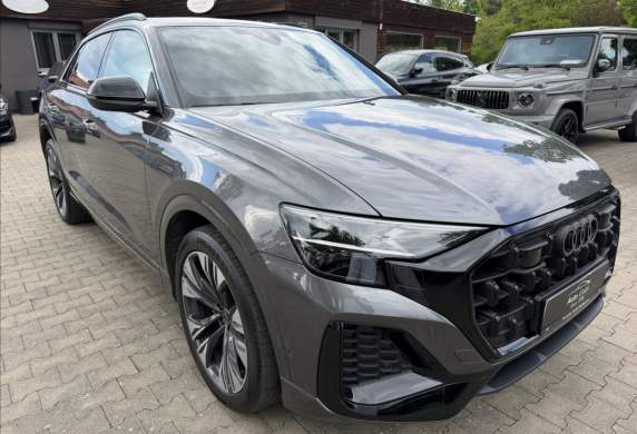 Audi - Q8