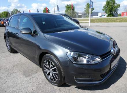 Volkswagen - Golf
