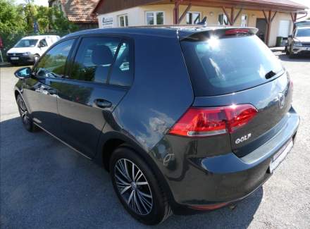 Volkswagen - Golf