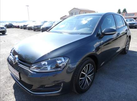 Volkswagen - Golf
