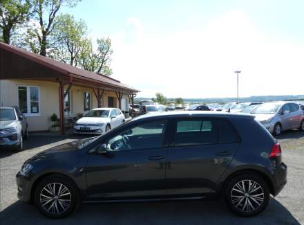 Volkswagen - Golf