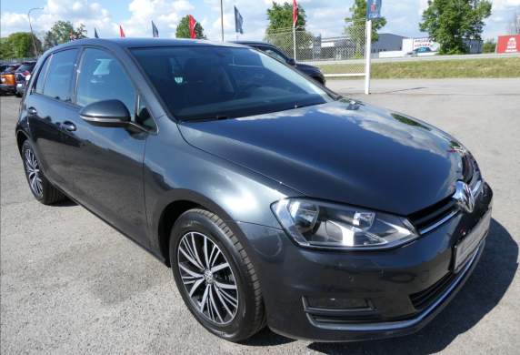 Volkswagen - Golf