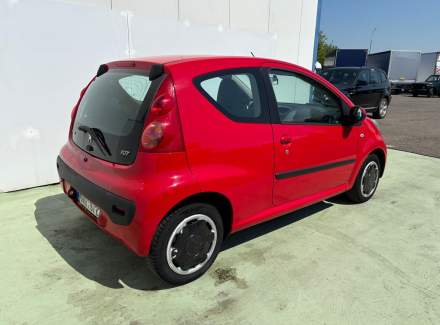 Peugeot - 107