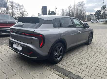 Kia - K4